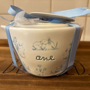 Rae  Dunn Blue Bunny Sketch & Script Measuring Cups